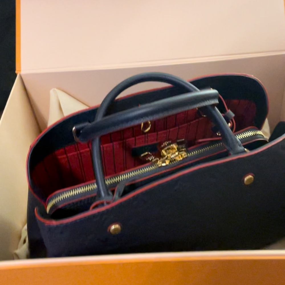 Louis Vuitton Montaigne Authentic - Picture 7 of 10